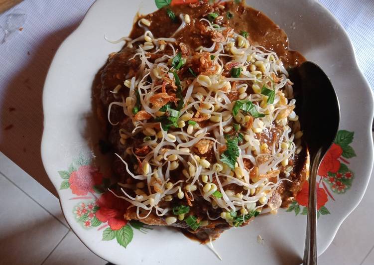 Lontong Tahu telor Malang