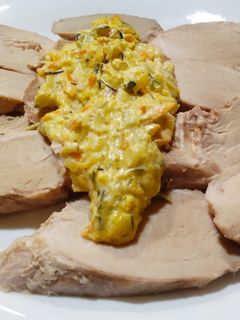 Una foto de Crema de mostaza sobre solomillo de cerdo a baja temperatura