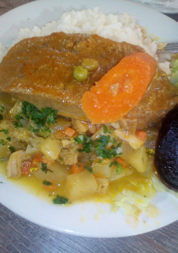 Una foto de Cau cau con lengua guisada