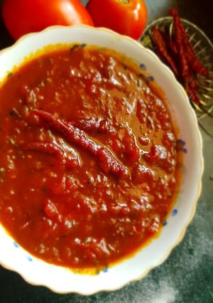 A picture of Tomato sweet chutney (Bengali tomato tok).