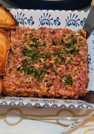 Una foto de Tartar de Fuet