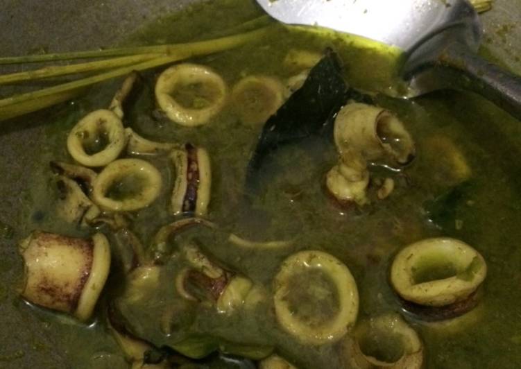 Resep Tumis pedas cumi" yang Lezat