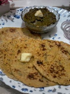 मक्के की रोटी सरसों का साग रेसिपी मुख्य फोटो