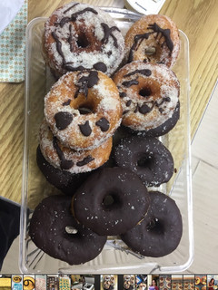 Una foto de Donas esponjosas deliciosas 😋