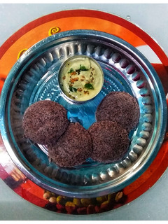 கருப்பு கவுனி அரிசி இட்லி(kavuni arisi idli recipe in tamil) செய்முறை முக்கிய புகைப்படம்