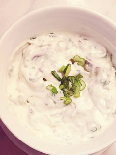 Una foto de DIP de verdeo y queso crema