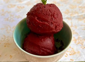 Una foto de Sorbet de fruits del bosc