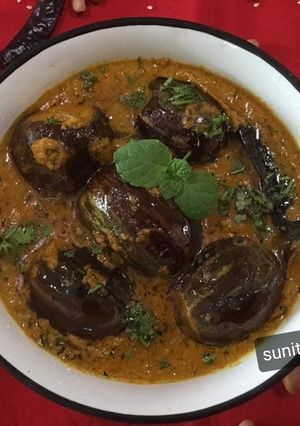 A picture of Hyderabadi Bagara Baingan.