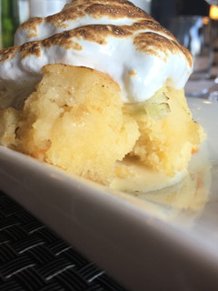 Una foto de Manzana 🍎 asada con crema pastelera y merengue 😋