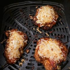 A picture of Air fried chicken Parmesan.