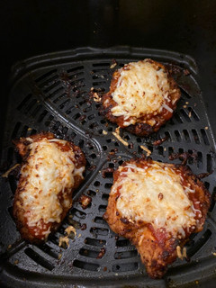 A picture of Air fried chicken Parmesan.