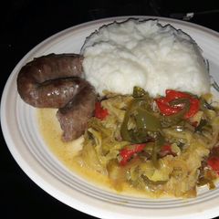 A picture of Spice cabbage with peppers.
