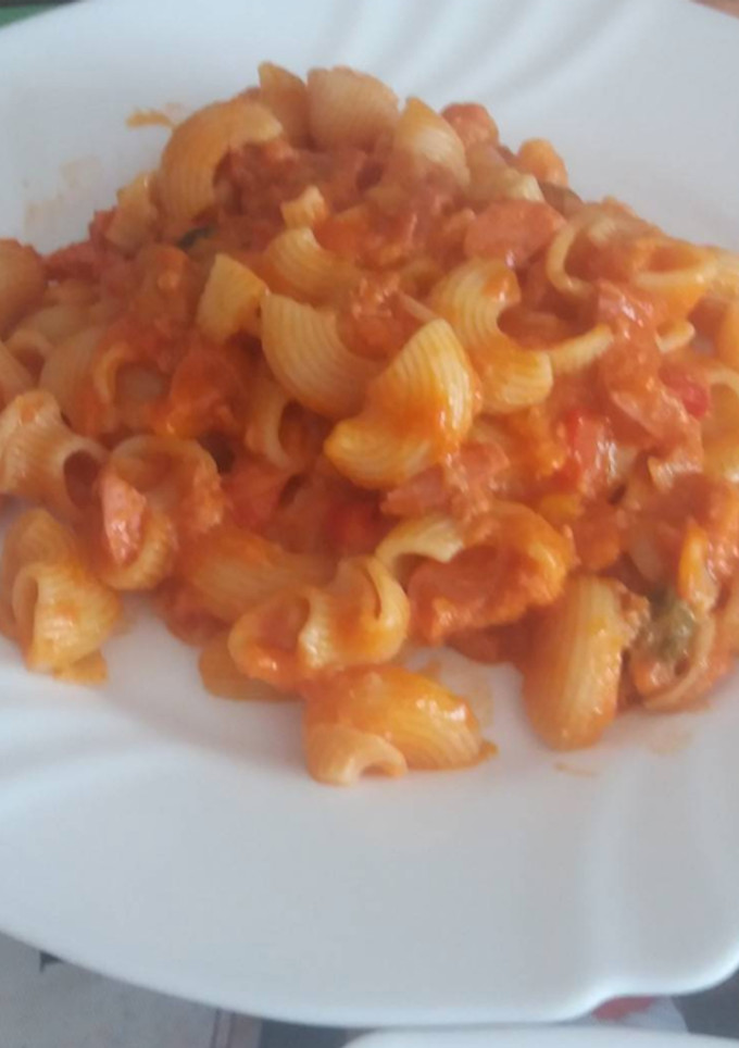 Una foto de Macarrones tierra y mar
