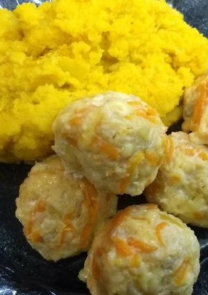 Una foto de Albóndigas de pollo en vaporera