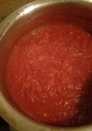 A picture of Semi pureed tomatoes.