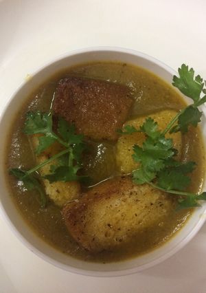 A picture of Carrot onion soup (appetiser).