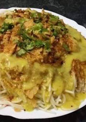 A picture of Curry Khausay.