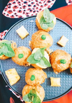 A picture of Potato cheese balls.