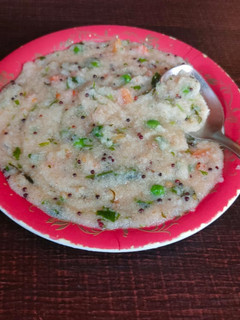 ઉપમા (Upma Recipe In Gujarati) રેસીપી મુખ્ય ફોટો