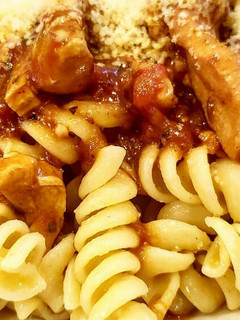 Una foto de Tirabuzones con Champiñones y Alitas