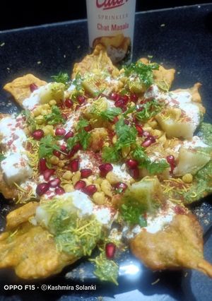 પાલક પત્તા ચાટ (Palak Leaves Chaat Recipe In Gujarati) રેસીપી મુખ્ય ફોટો