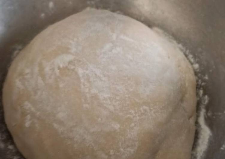 Massa de Pizza (Rápida,Fofinha e Saborosa)