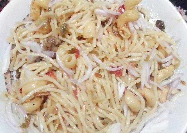 Simple Way to Prepare Homemade Spaghetti recipe