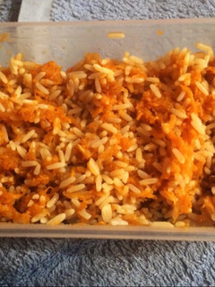Una foto de Arroz con zanahoria y salsa de soja para vianda