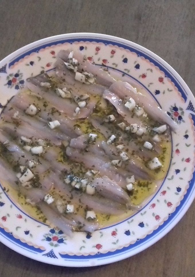 Una foto de Boquerones al ajillo