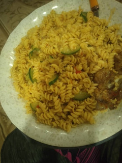 A picture of Jollof macaroni.