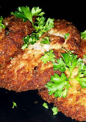 A picture of Mike's EZ Crab Cakes.