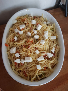 Una foto de Tallarines con pimientos