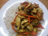 Salteado pollo y porotos negros