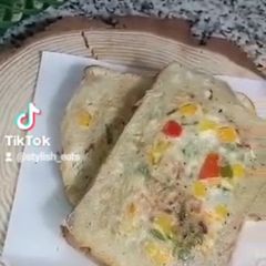A picture of Bread and egg toast.