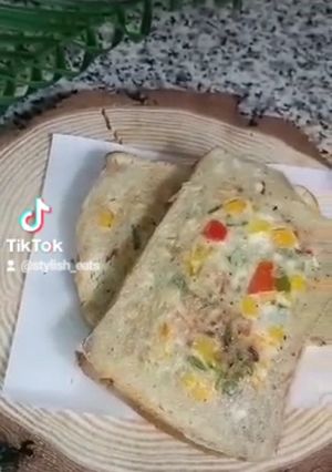 A picture of Bread and egg toast.