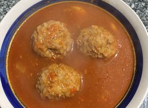 Una foto de Albóndigas en salsa de chipotle
