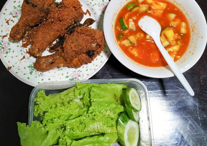 Ayam Berempah dan Sambal Nanas