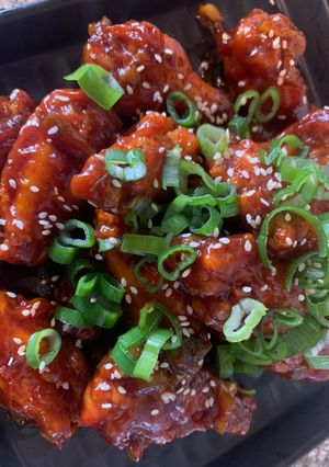 صورة لوصفة اجنحة الدجاج بصلصة البافالو buffalo wings