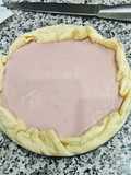 Tarta cremosa de mermelada de fresa