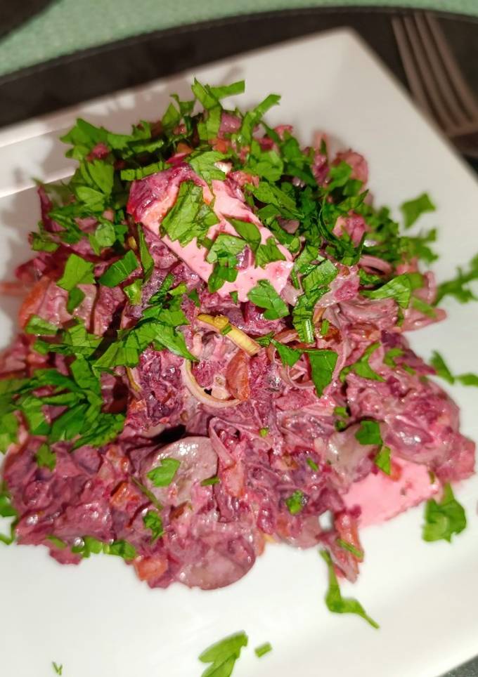 Салат 🥗 з курячими 🐔 серцями 🫀