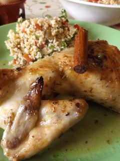 Una foto de Picantón a la espalda con limón