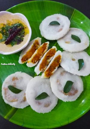 A picture of Potato Stuffed Idli.