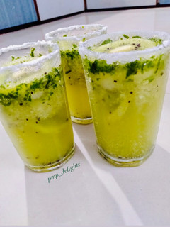 A picture of Kiwi Mint Mojito.