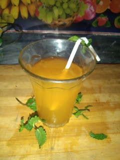 ऑरेंज मॉकटेल (orange mocktail recipe in Hindi) रेसिपी मुख्य फोटो