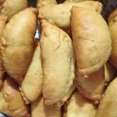 Panada isi tongkol simple (ala2) রেসিপির প্রধান ছবি