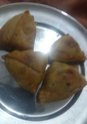 A picture of Homemade Samosa.