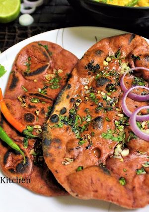 A picture of Ramadan Special - Whole Wheat Beetroot Garlic Naan.
