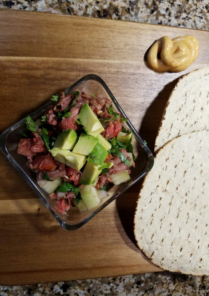 Una foto de Ensalada de atún ahumado