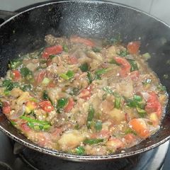 A picture of Khandeshi style spicy wangyachey eggplant bharit.
