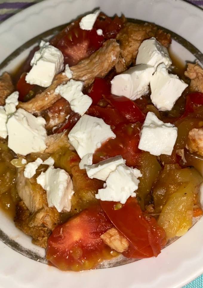 ПП Теплий салат із куркою та кабачком
